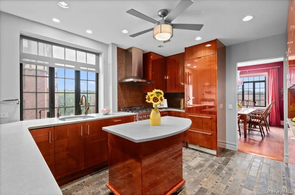 45 Pondfield Road W Bronxville NY 10708