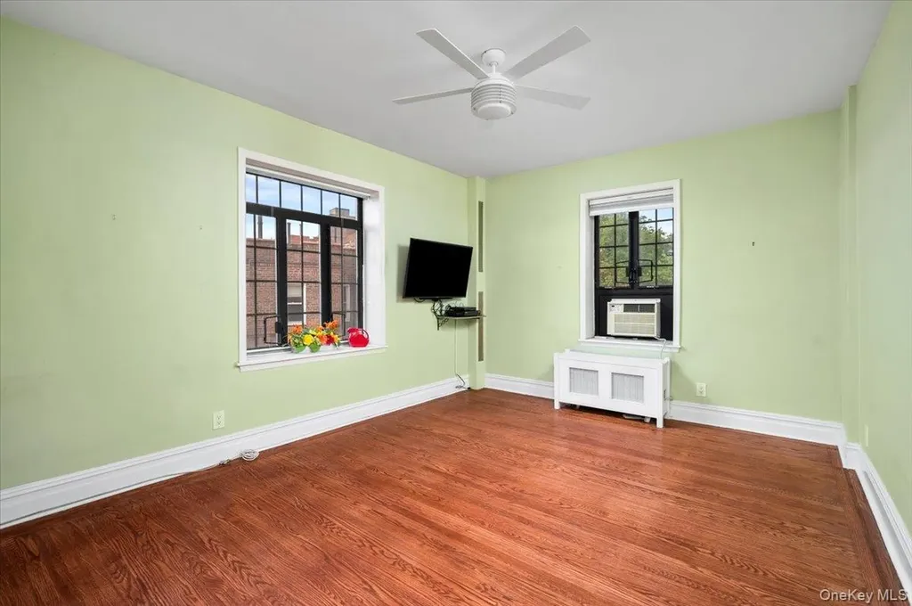 45 Pondfield Road W Bronxville NY 10708