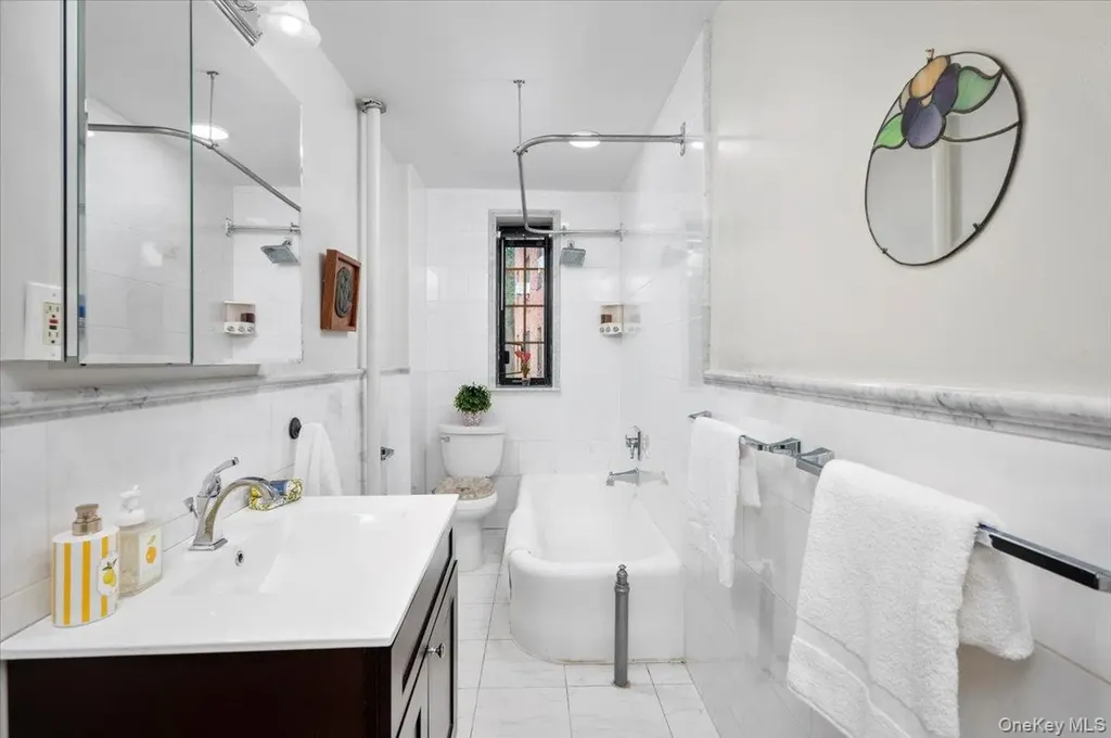 45 Pondfield Road W Bronxville NY 10708