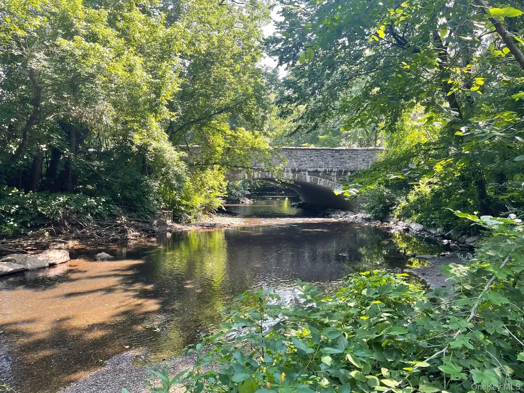 45 Pondfield Road W Bronxville NY 10708