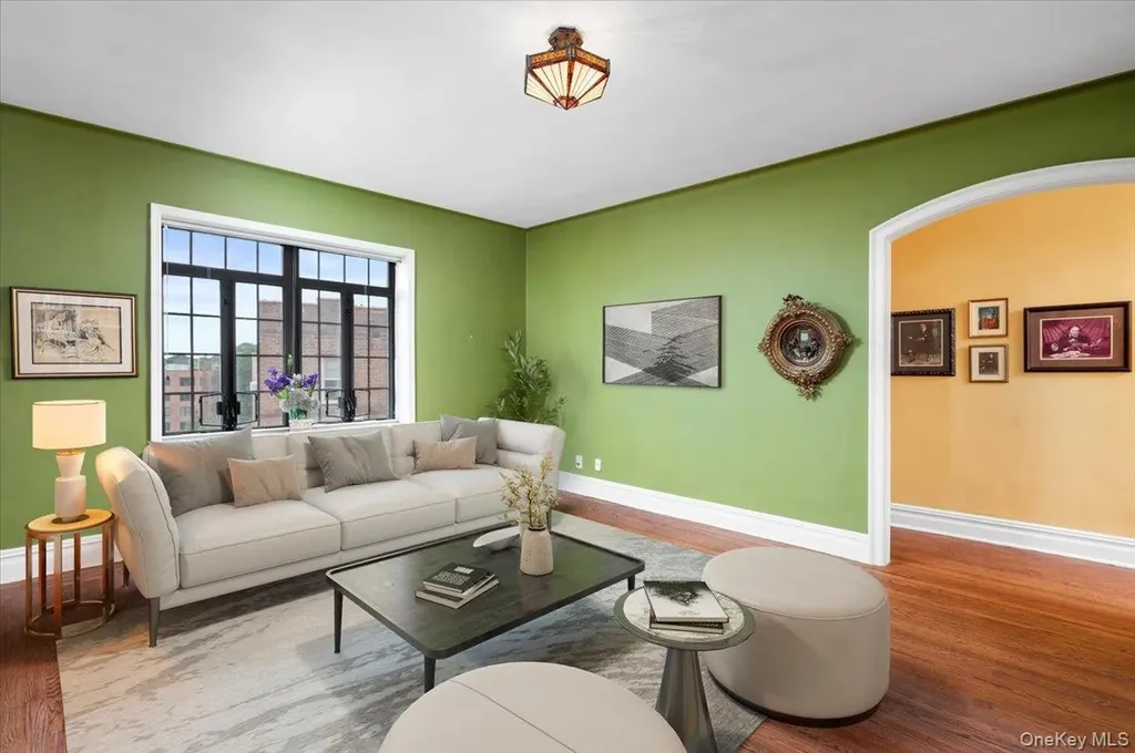 45 Pondfield Road W Bronxville NY 10708