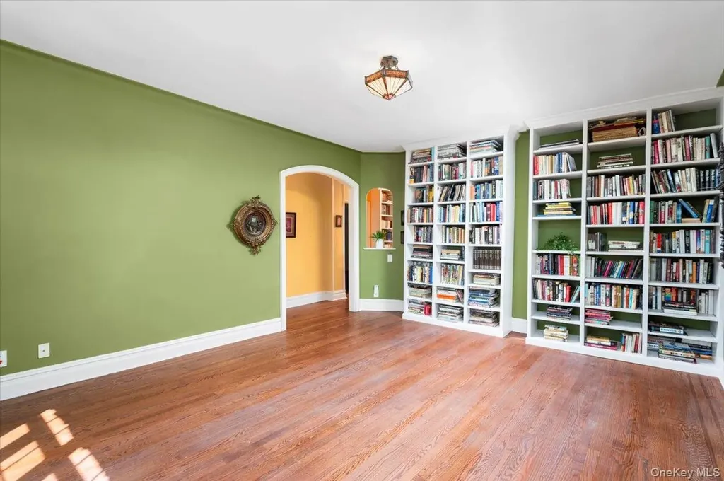 45 Pondfield Road W Bronxville NY 10708