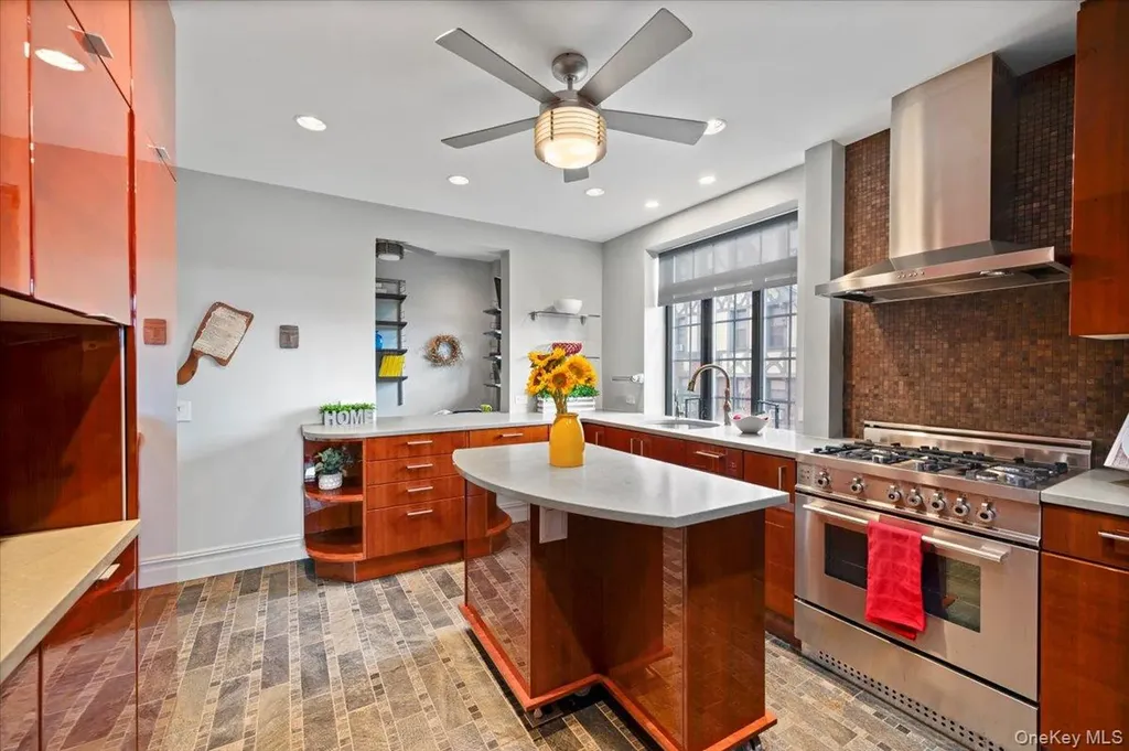 45 Pondfield Road W Bronxville NY 10708