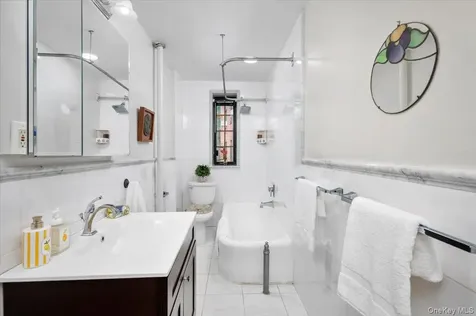 45 Pondfield Road W Bronxville NY 10708