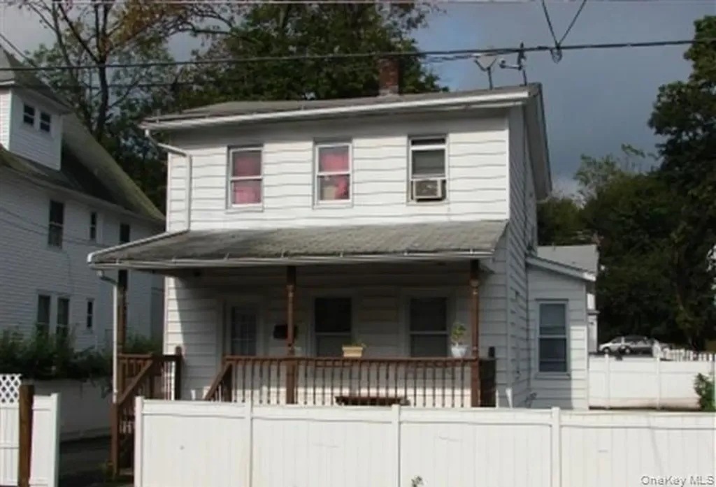 13 Smith Street Middletown NY 10940