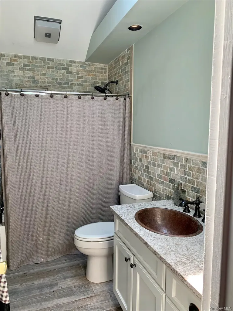 520 Ann Lane Wantagh NY 11793