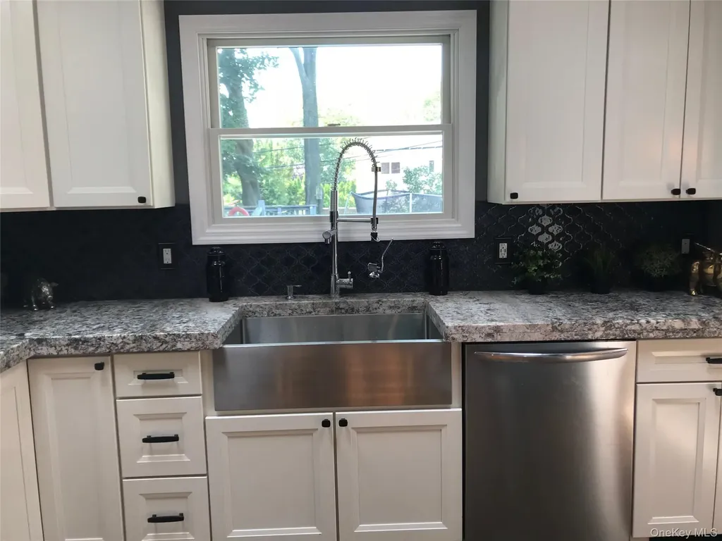 520 Ann Lane Wantagh NY 11793