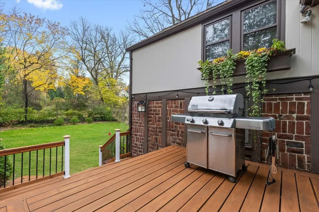 18 Holly Lane Rye NY 10580
