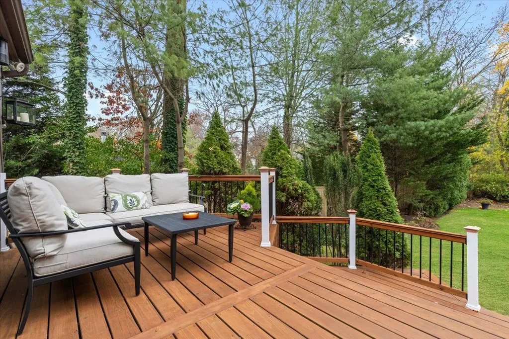 18 Holly Lane Rye NY 10580