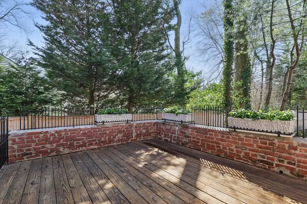 18 Holly Lane Rye NY 10580