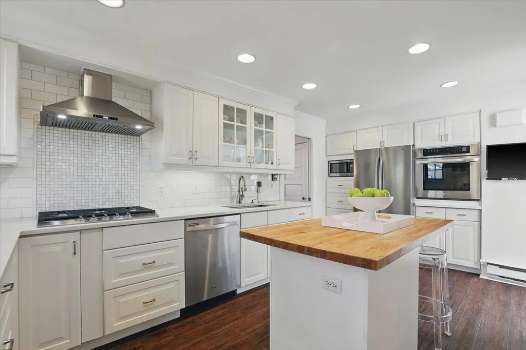 18 Holly Lane Rye NY 10580