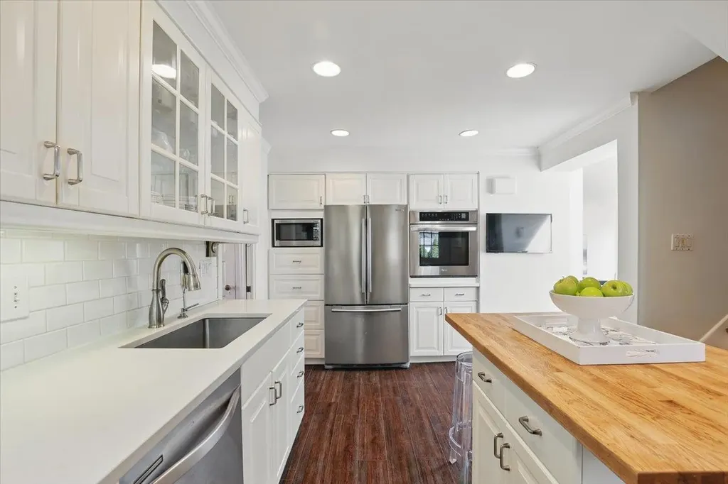 18 Holly Lane Rye NY 10580