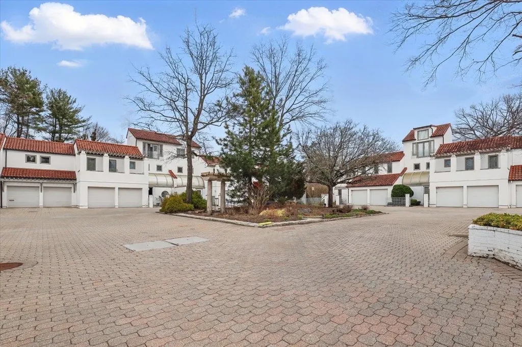 4 Kassel Court Mamaroneck NY 10543