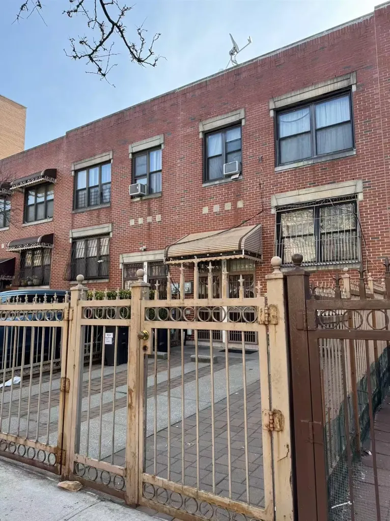 814 Fox Street Bronx NY 10459