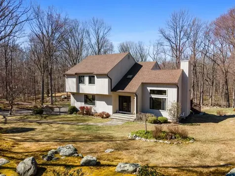 5 Canaan Circle South Salem NY 10590