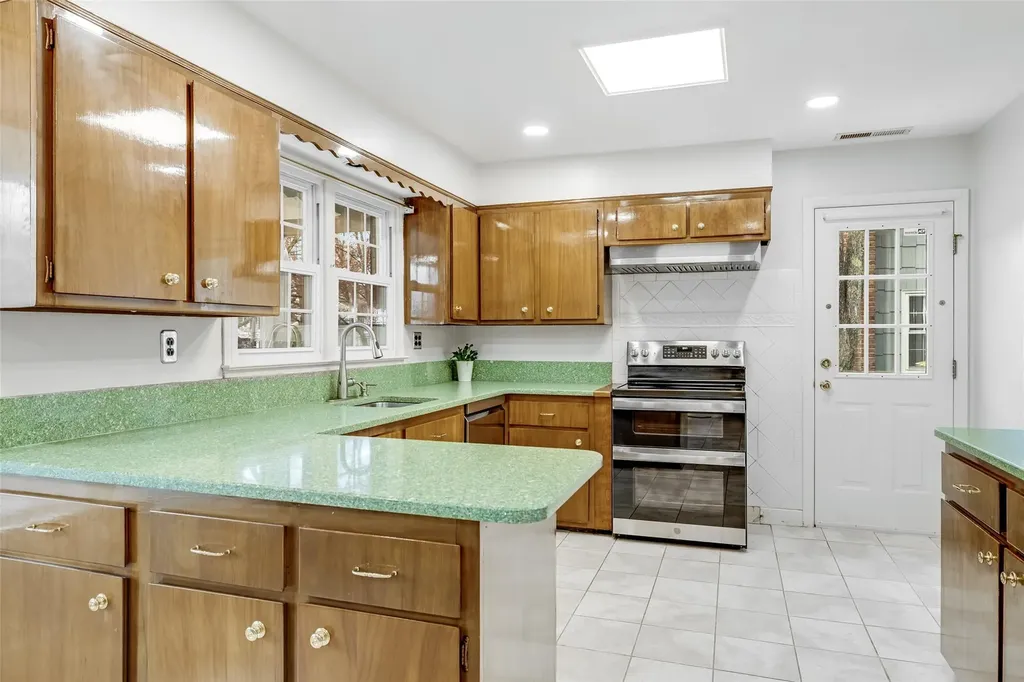 21 Hammond Road Rye NY 10580