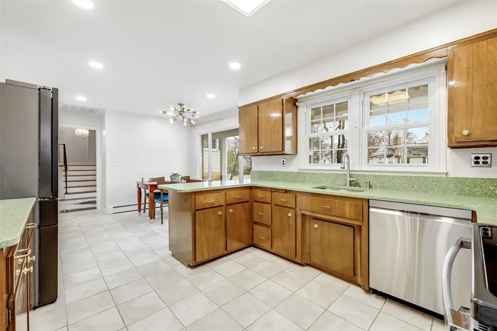 21 Hammond Road Rye NY 10580