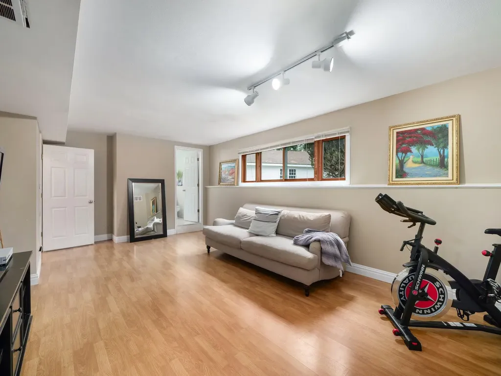 19 Orchard Court Spring Valley NY 10977