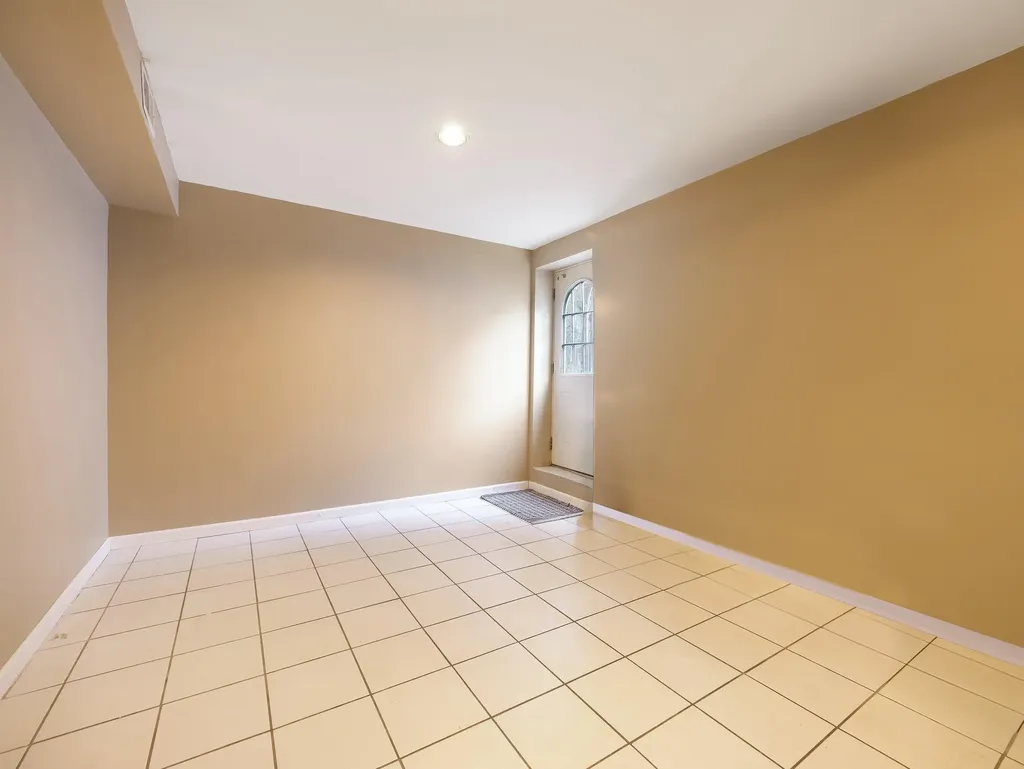 19 Orchard Court Spring Valley NY 10977