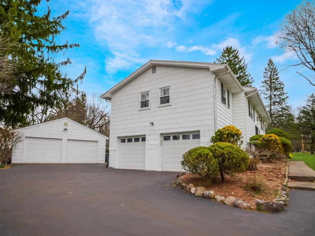 19 Orchard Court Spring Valley NY 10977