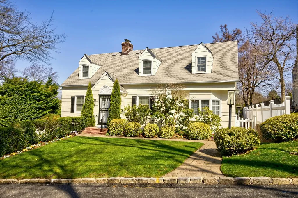 55 Virginia Drive Manhasset NY 11030