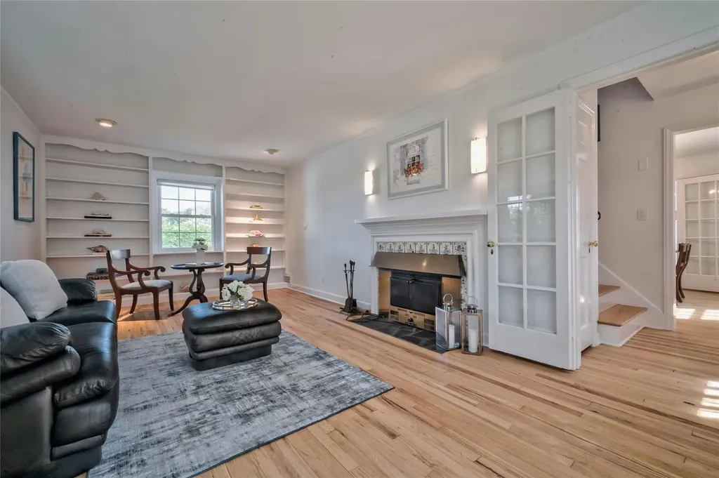 55 Virginia Drive Manhasset NY 11030