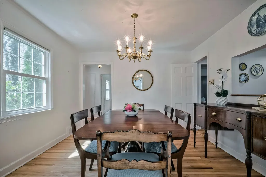 55 Virginia Drive Manhasset NY 11030