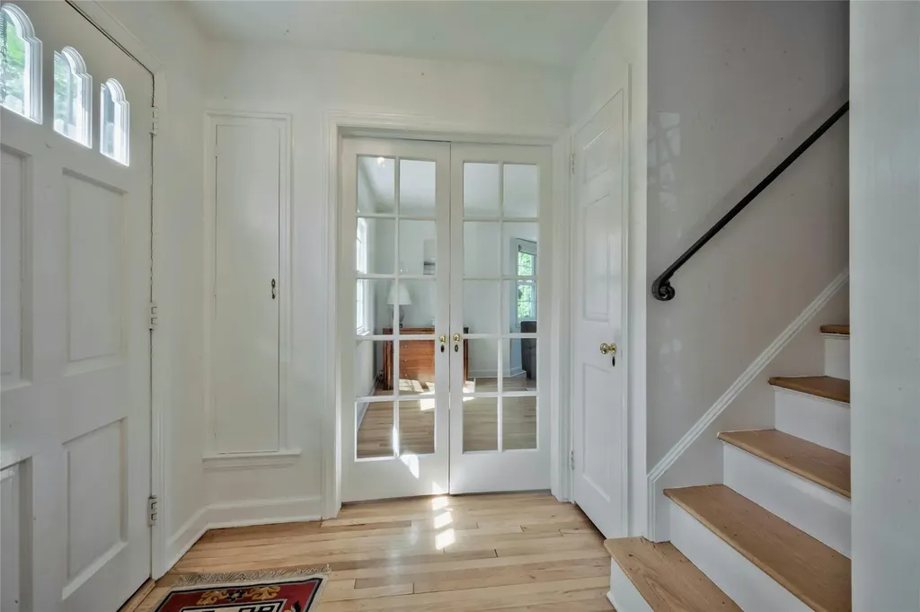 55 Virginia Drive Manhasset NY 11030