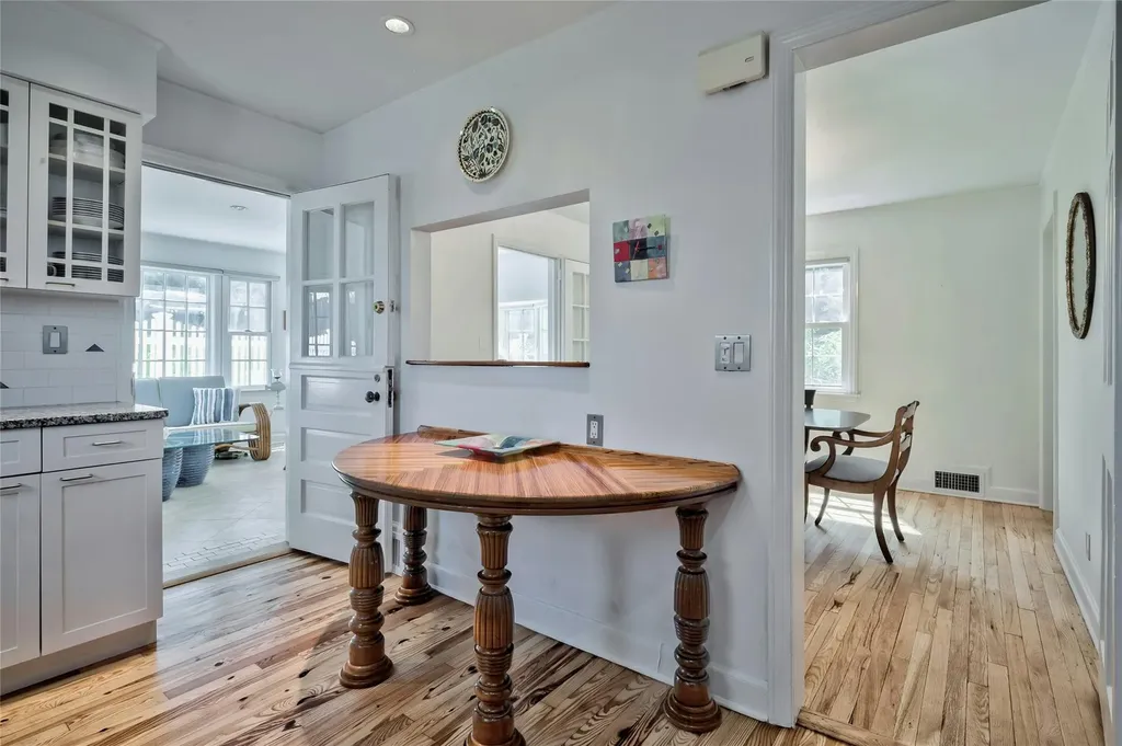55 Virginia Drive Manhasset NY 11030