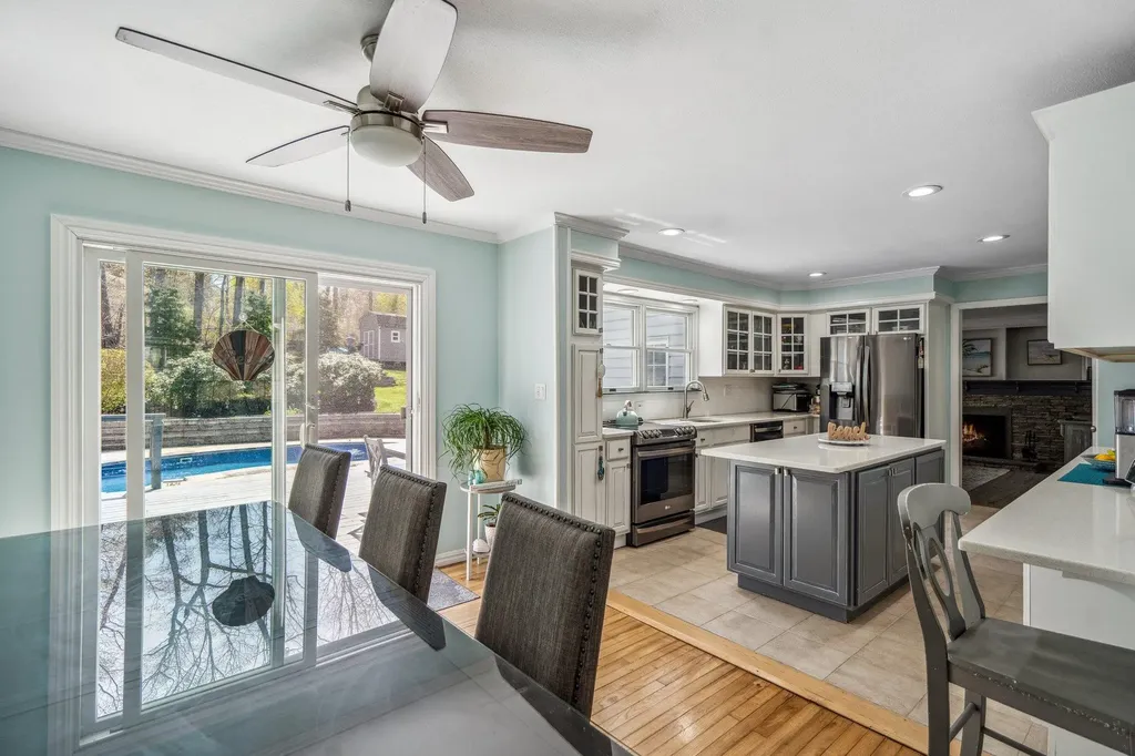 14 Victory Knoll Path Miller Place NY 11764