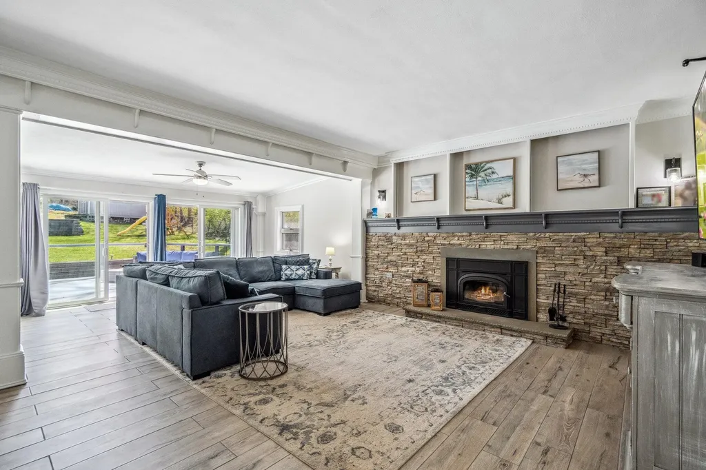 14 Victory Knoll Path Miller Place NY 11764