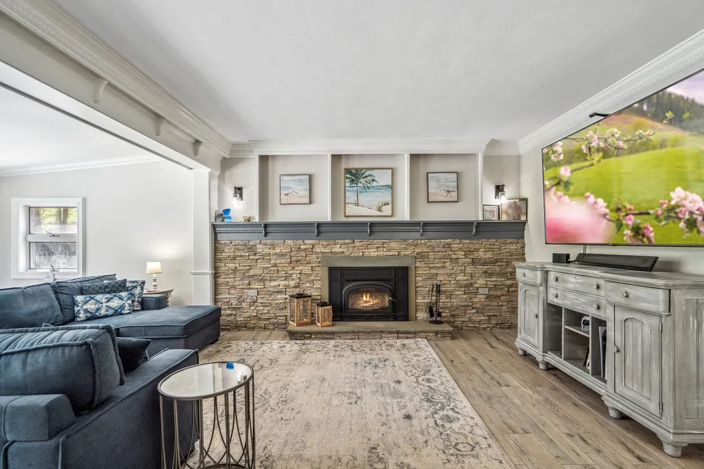14 Victory Knoll Path Miller Place NY 11764