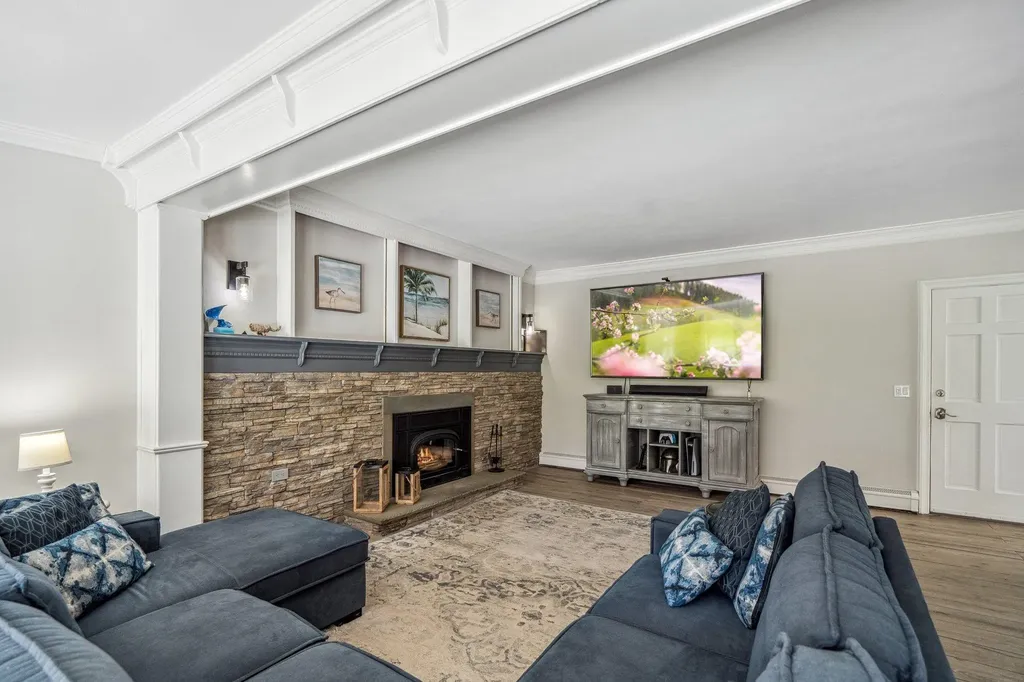 14 Victory Knoll Path Miller Place NY 11764