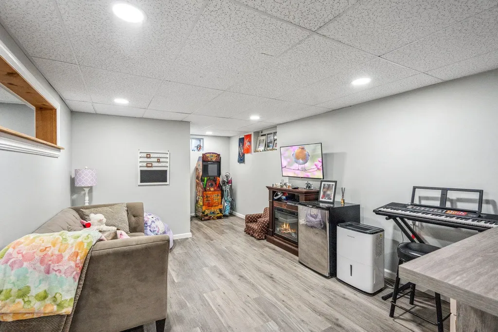 14 Victory Knoll Path Miller Place NY 11764