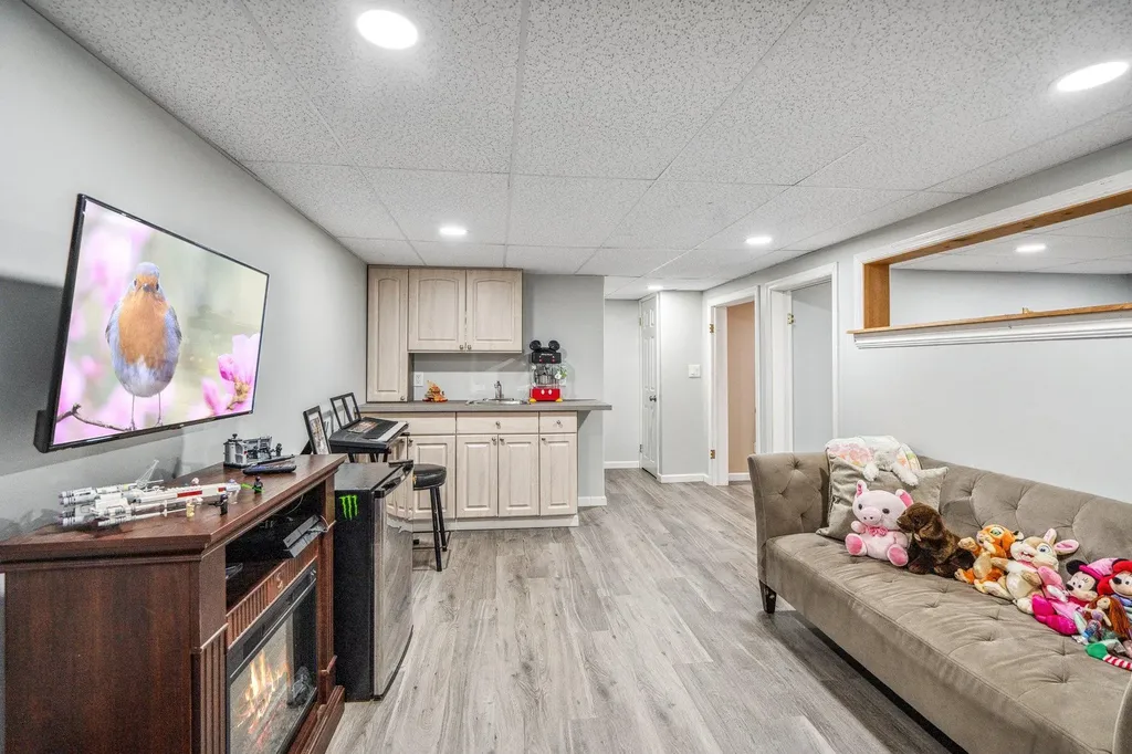 14 Victory Knoll Path Miller Place NY 11764