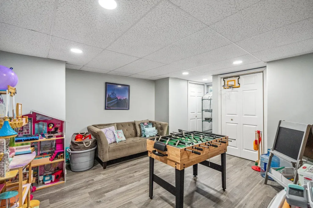 14 Victory Knoll Path Miller Place NY 11764