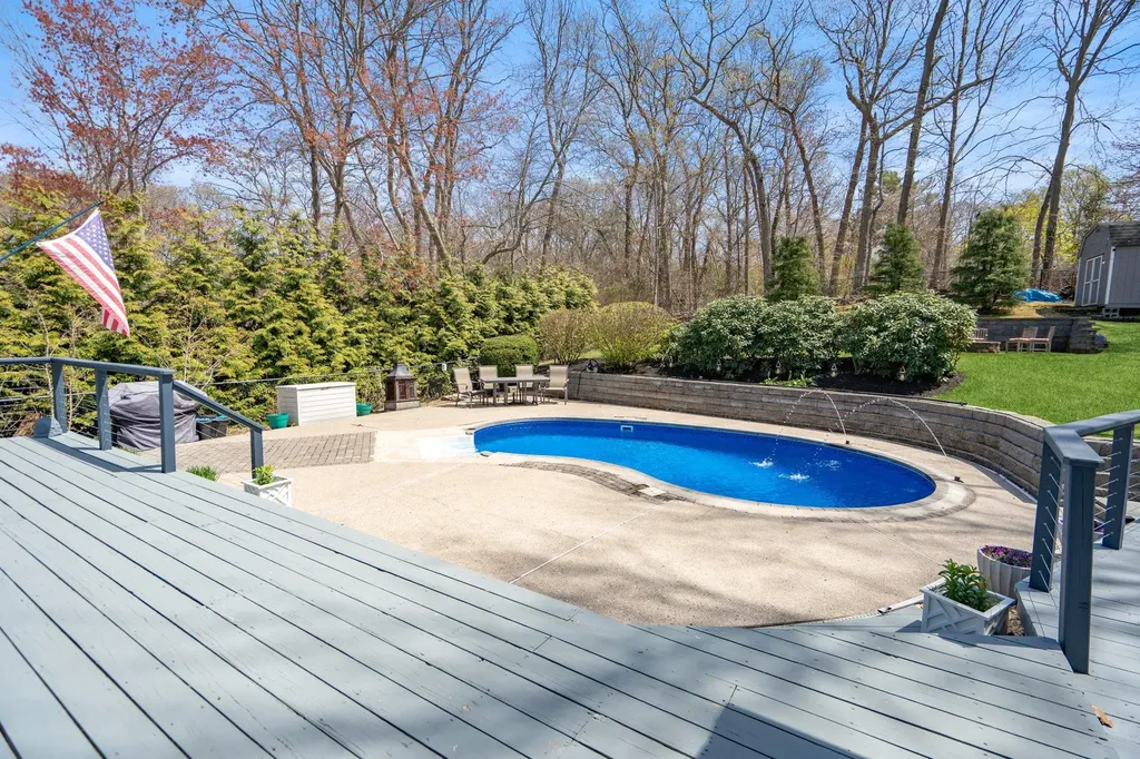 14 Victory Knoll Path Miller Place NY 11764