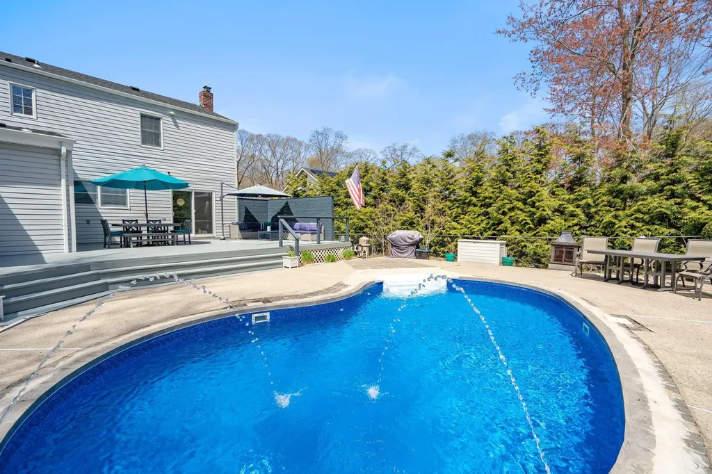 14 Victory Knoll Path Miller Place NY 11764