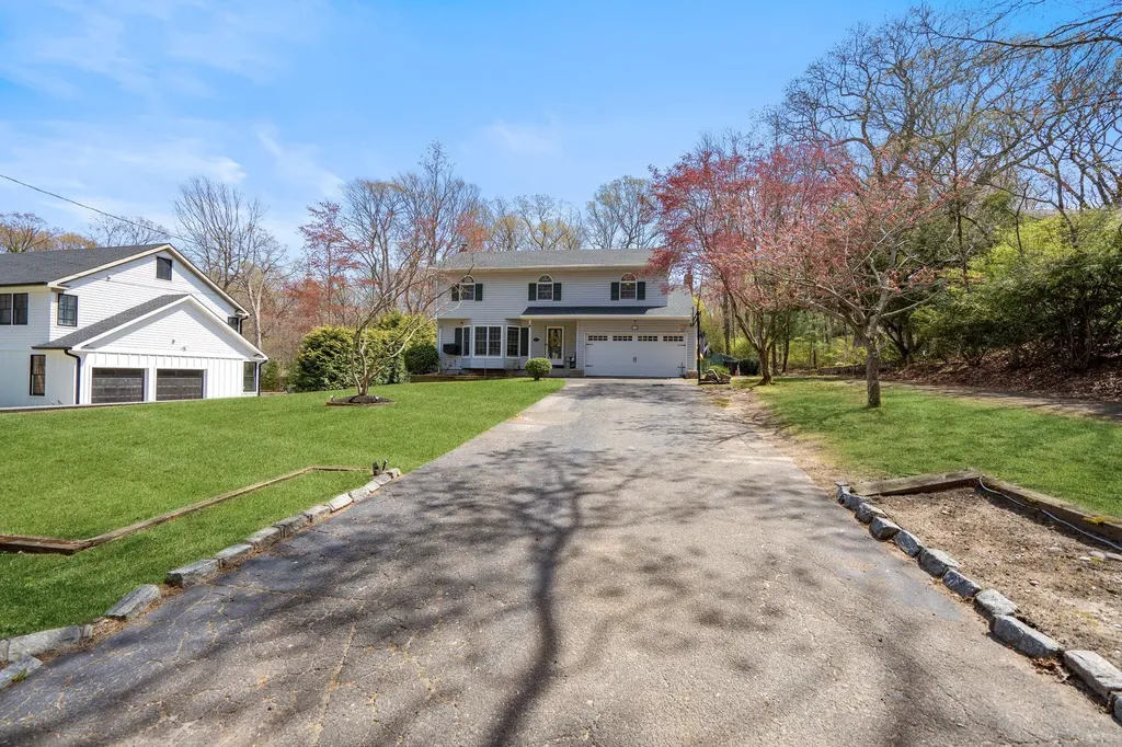 14 Victory Knoll Path Miller Place NY 11764