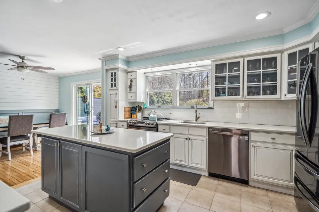 14 Victory Knoll Path Miller Place NY 11764