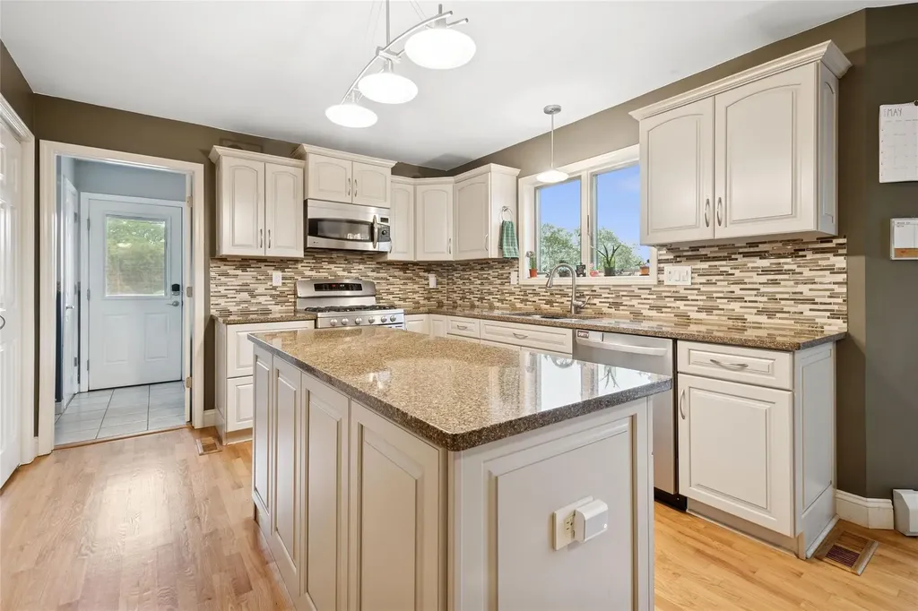 5 Dundee Court Spring Valley NY 10977