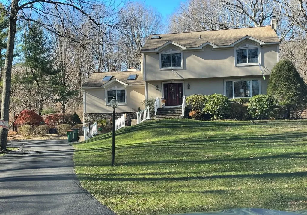 13 Carlson Terrace Fishkill NY 12524
