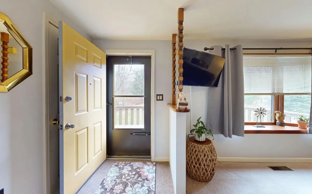 22 Sherry Lane Pine Bush NY 12566