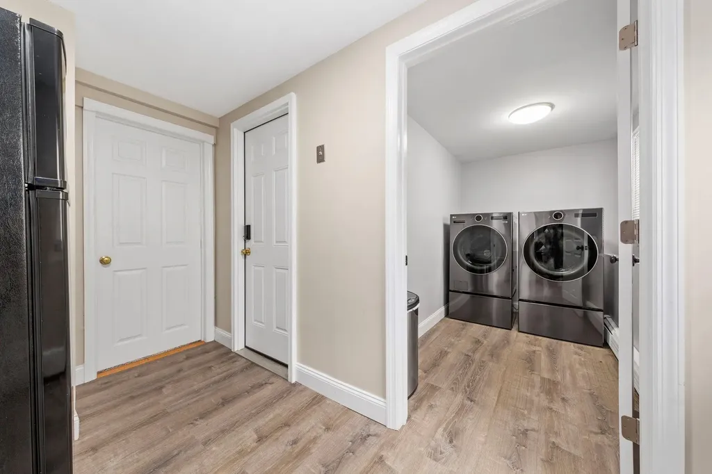 682 Carlls Path Deer Park NY 11729