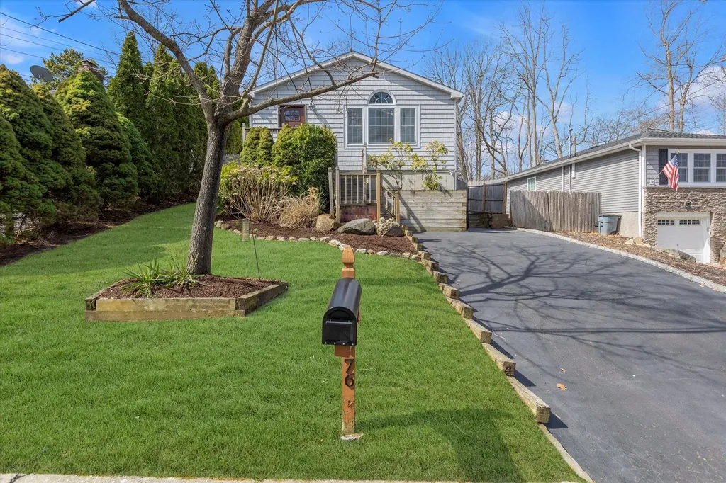 76 Forest Road Kings Park NY 11754