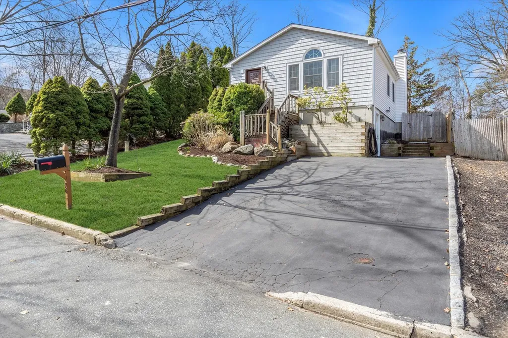 76 Forest Road Kings Park NY 11754