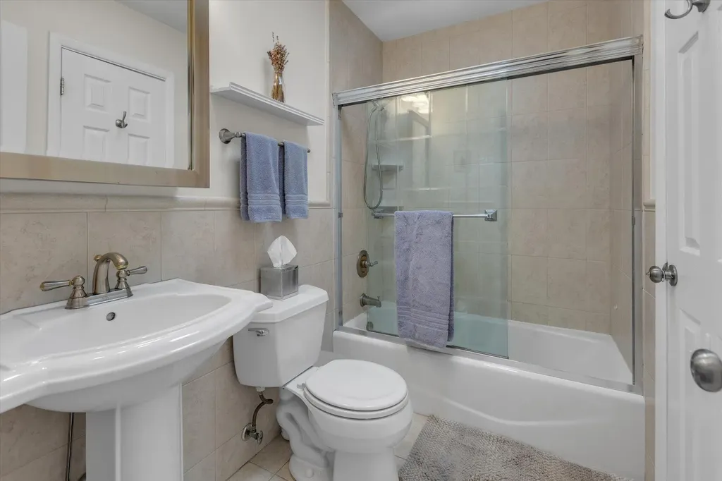 76 Forest Road Kings Park NY 11754