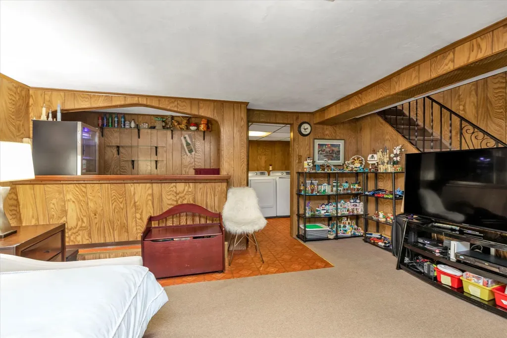 7714 83rd Street Glendale NY 11385