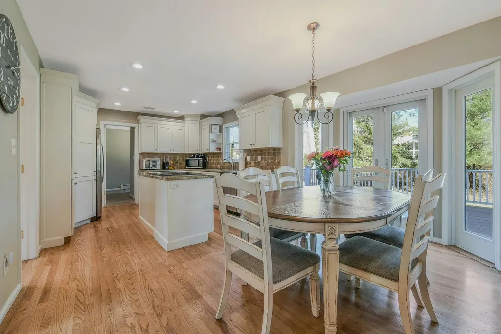 47 Quaker Path Stony Brook NY 11790