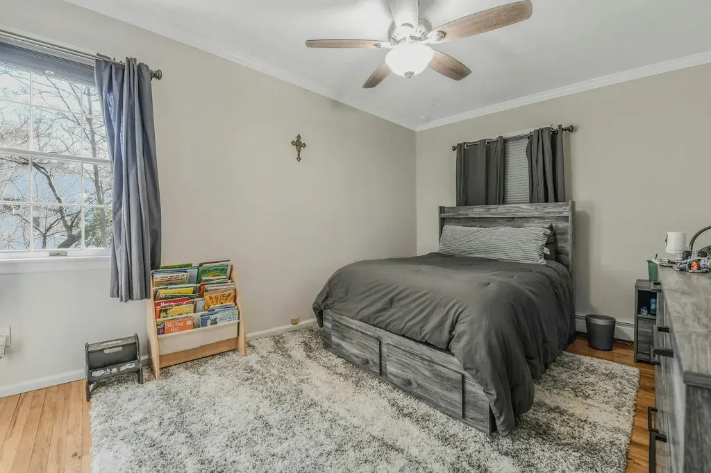 47 Quaker Path Stony Brook NY 11790